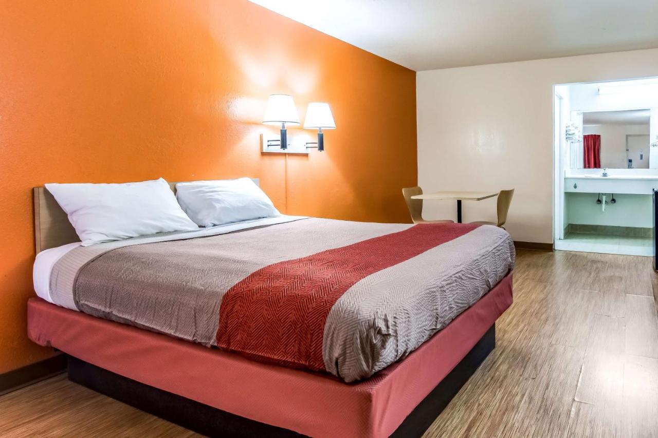 Motel 6-Raleigh, Nc - Cary Exterior photo
