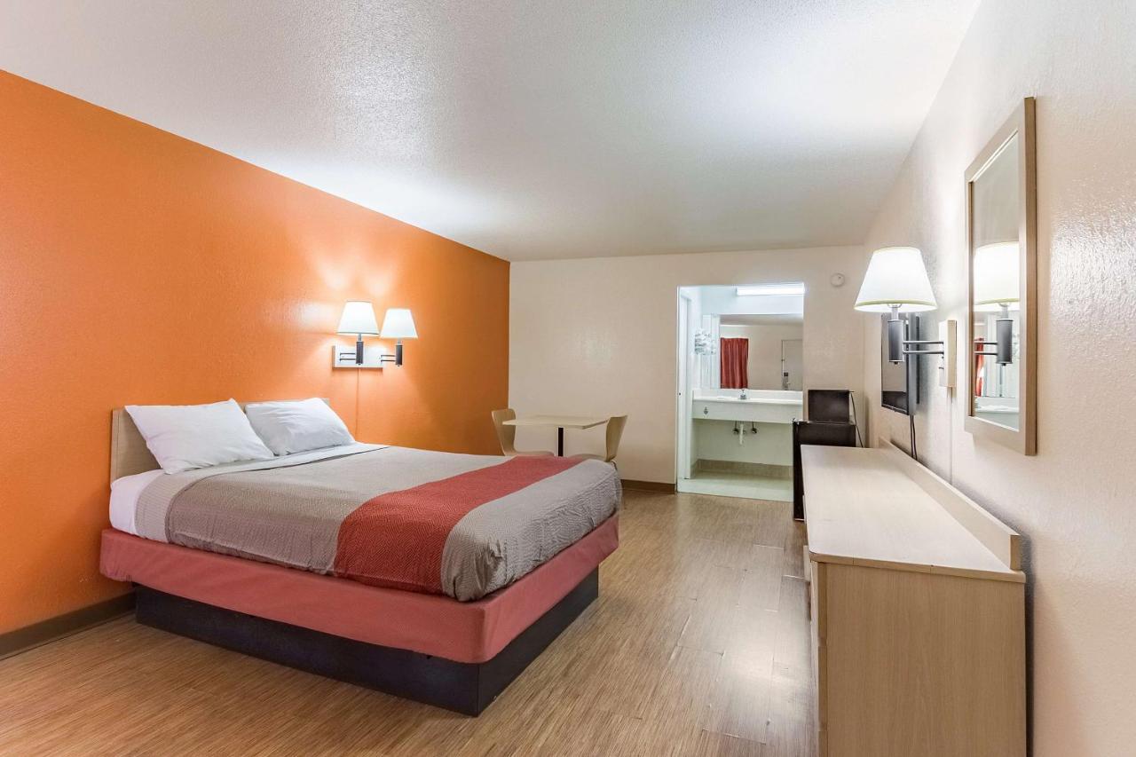 Motel 6-Raleigh, Nc - Cary Exterior photo