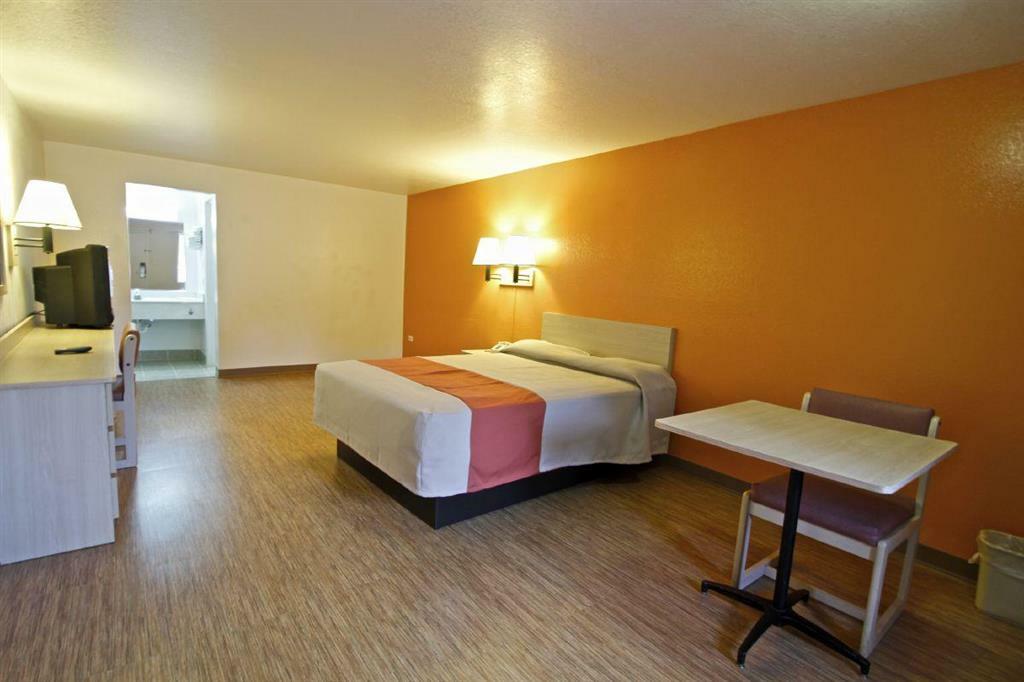 Motel 6-Raleigh, Nc - Cary Room photo